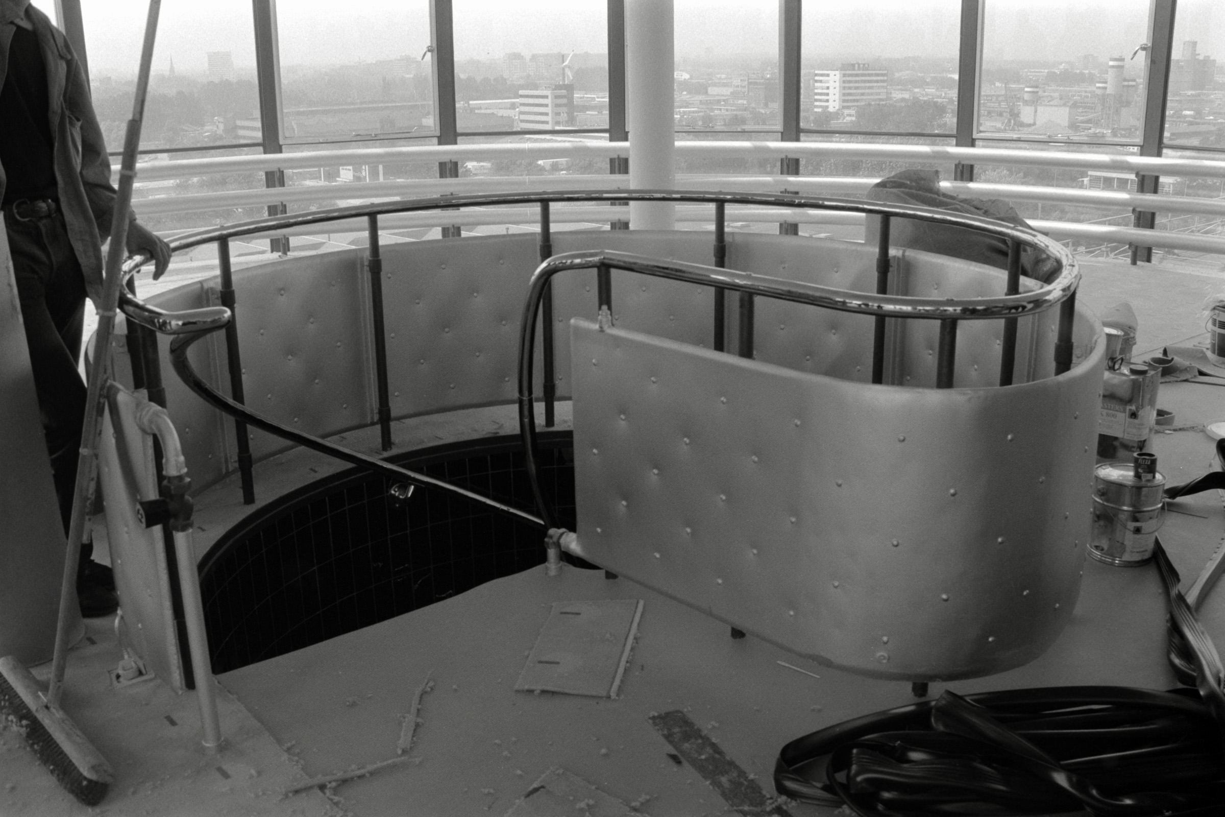 AHP F1992 06 003 sc250507 img15 NLP